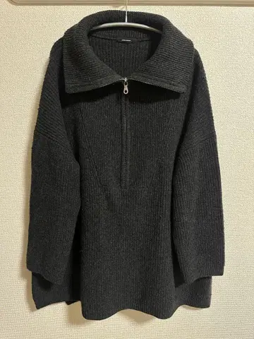 JOURNAL STANDARD 다크 그레이 하프 지퍼 니트