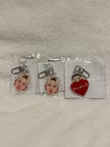 TREASURE 캡슐 토이