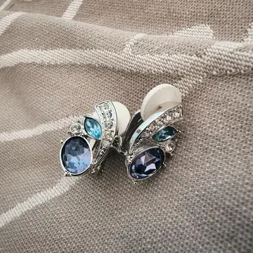 미사용 스와로브스키 컬러 스톤 귀찌 보라색