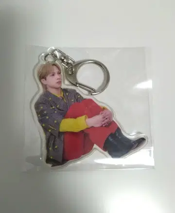 M!LK 앉아 아크릴 키링 요시다 진토