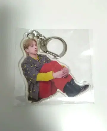 M!LK 앉아 아크릴 키링 요시다 진토