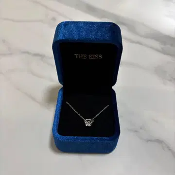 THE KISS 목걸이