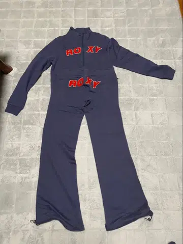 [ 가격 인하 상담 ] ROXY 네이비 셋업