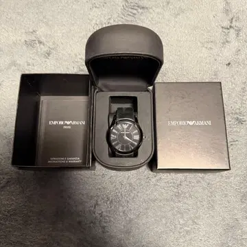 엠포리오 아르마니 블랙 가죽 손목시계