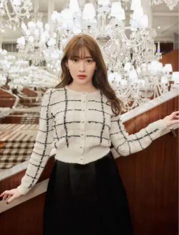 her lip to Bouncy Check Knit Pullover