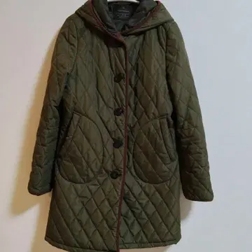 POMPONNER 퀼팅 자켓 후드 부착