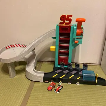 카즈 토미카 레버로 발진! 다이나믹 타워 덤 카즈 토미카 포함