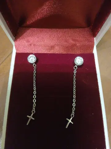 Amor 크로스 스톤 귀걸이