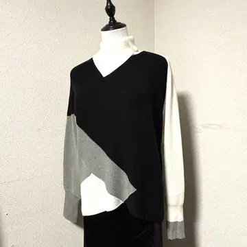 스콧 클럽*바이컬러 비대칭 니트 블랙 화이트 그레이