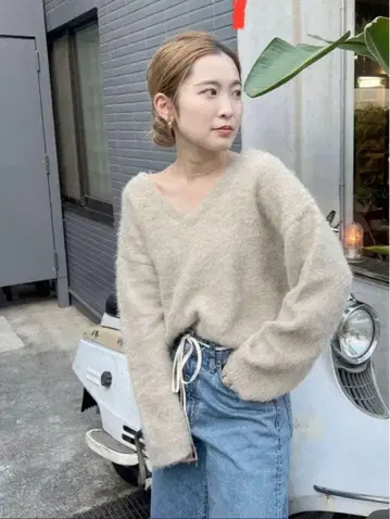 기모 디자인 V넥 니트