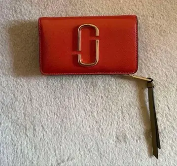 마크제이콥스 MARC JACOBS 2단 접이식 지갑