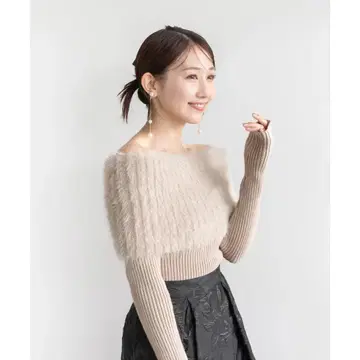 24AW RANDA 샤기 오프숄더 니트 베이지