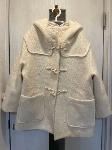 아이보리 후드 부착 더플 코트