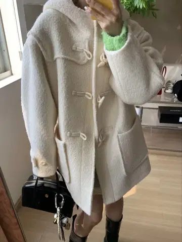 아이보리 후드 부착 더플 코트