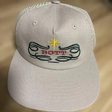 BoTT TYPO TRUCKER CAP 보트 캡