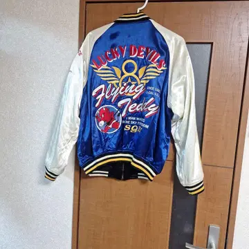 Lucky Devils Flying Teddy 스카잔