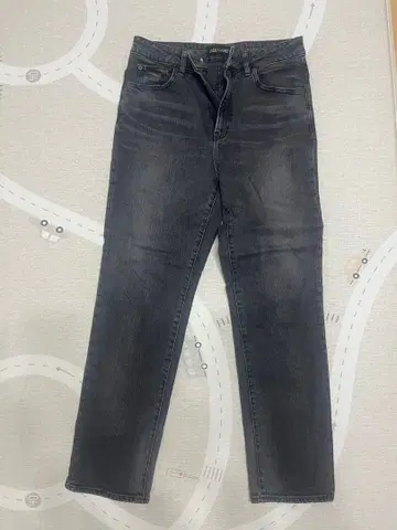 투모로우랜드 RED CARD 차콜 그레이 데님