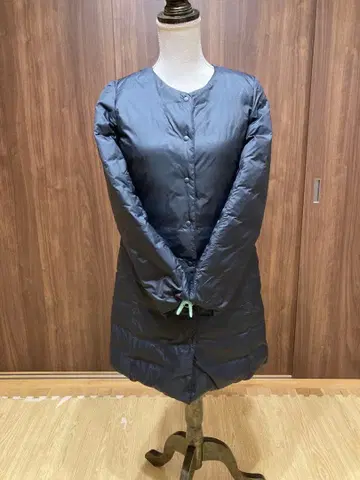 무인양품 노카라 다운 코트 미들 기장 블랙