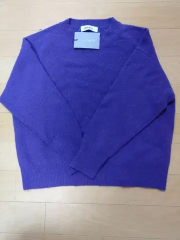 PRIORITY 퍼플 긴팔 스웨터