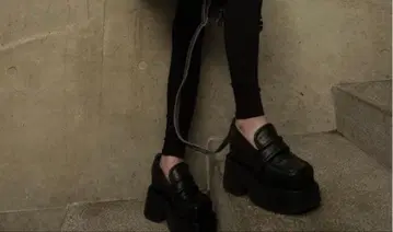 Glam Lips VOLUME 밑창 로퍼 통굽 9cm