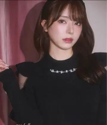 미셸 마카롱 펄 프릴 니트탑 블랙