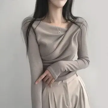 소프트 드레이프 크롭 긴팔 T셔츠