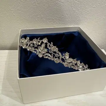 러브티아라 플로럴 트렐리스 티아라