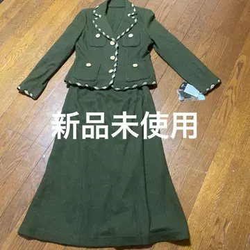 올리브 그린 스커트 셋업 [미사용 새상품] 사이즈 11