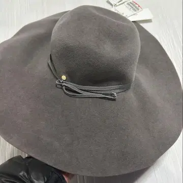 미사용 새상품 INVERNI 래빗 펠트 챙 넓은 햇 이탈리아제