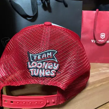 NEWERA LooneyTunes 콜라보 메쉬 캡