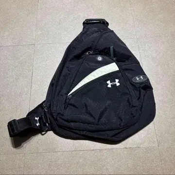 90s Under Armour 블랙 숄더백