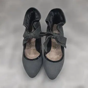 신시아 애로우 펌프스 23.5cm