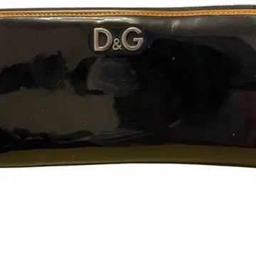 D&G 에나멜 블랙 장지갑
