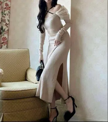 [ amerge. ] 오프숄더 니트 롱 원피스 베이지