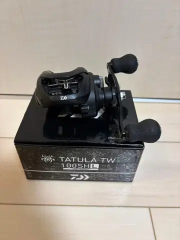 다이와 19 타투라 tw 100 SH 왼쪽