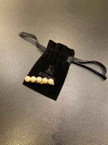 ALEXANDRE 펄 장식 헤어 클립