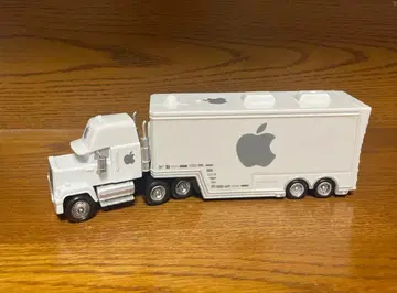 카즈 애플 트레일러 화이트