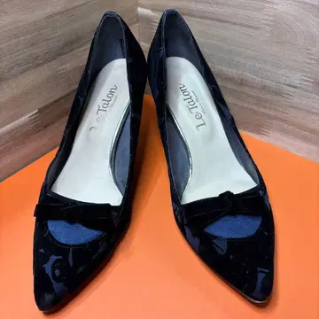 Le Talon 네이비 리본 포함 하이힐