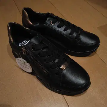 ara 가죽 스니커즈