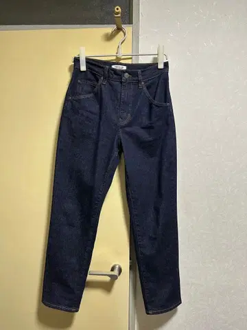 UNIQLO COTONNIERS 다크 블루 슬림핏 데님 S 사이즈