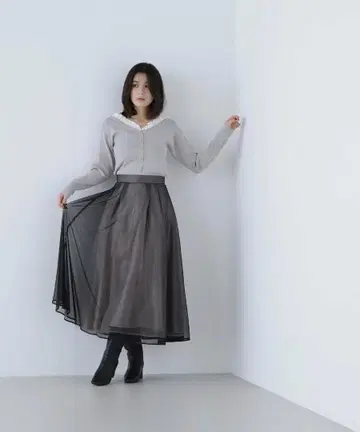 내추럴 뷰티 베이직 파이핑 튤 플레어 스커트