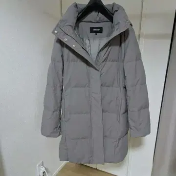 컴시즘 후드 부착 다운 코트 S 사이즈 7호