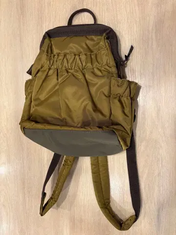 카나나 올리브 그린 나일론 백팩