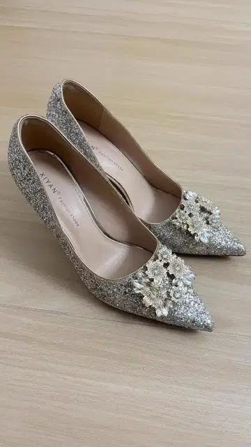 실버 글리터 비쥬 펌프스