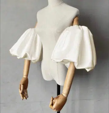 웨딩 드레스 퍼프 슬리브 아이보리