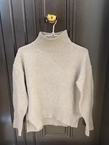 그레이 터틀넥 니트 스웨터 긴팔