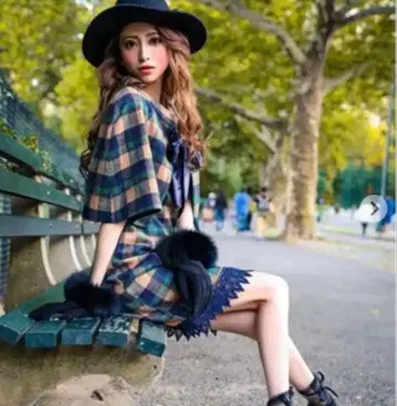 Emiriawiz 케이프 포함 체크 무늬 울 원피스