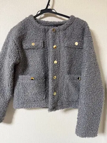 COCA 그레이 보아 자켓 골드 버튼 포함