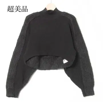 새상품급 UN3D. 백 류 숏 니트 플러피 소재