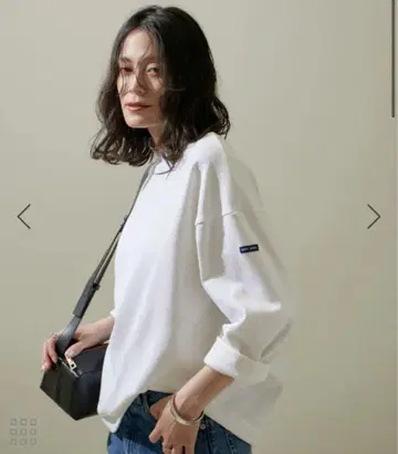 화이트 긴팔 티셔츠 코튼 혼방